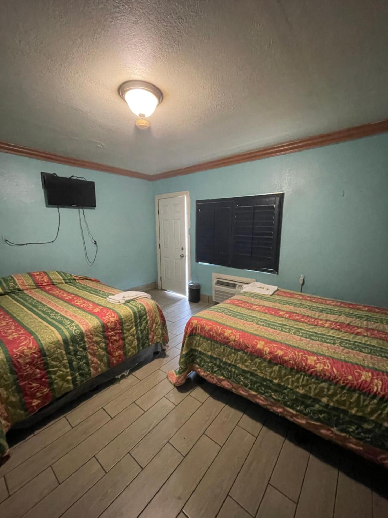 Monterey Motel Long Beach Room photo